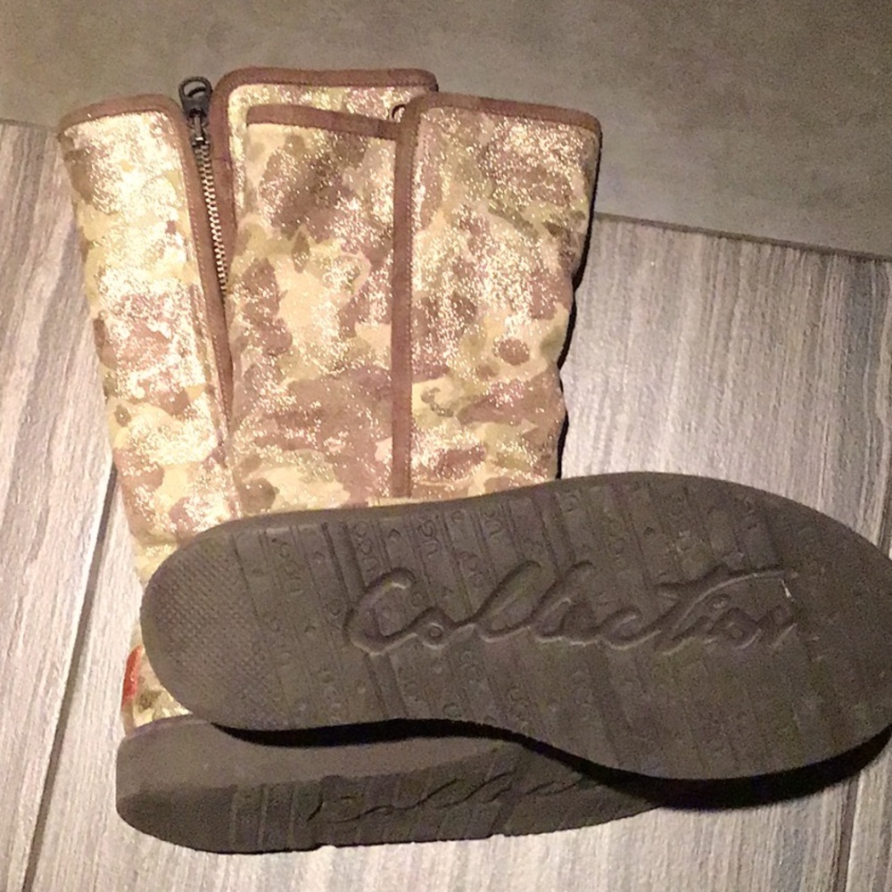 Ugg Collection🔥🔥 - Picture 3 of 4